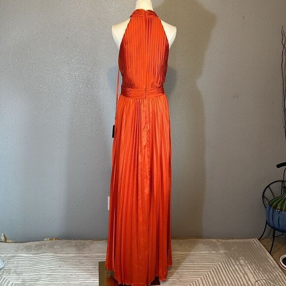 NEW Ieena for Mac Duggal pleated high neck satin sleeveless halter gown size 10 - Picture 6 of 12